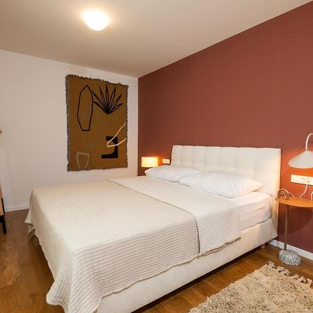 Rivus Apartments オミシュ エクステリア 写真