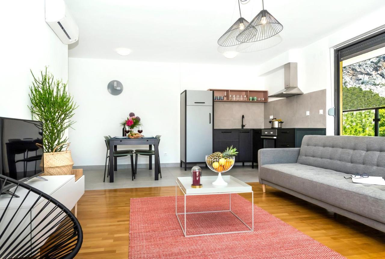 Rivus Apartments オミシュ エクステリア 写真