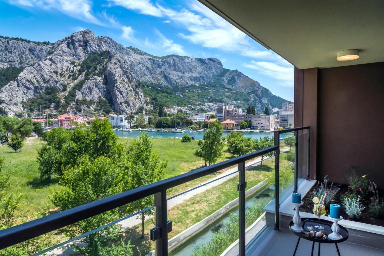 Rivus Apartments オミシュ エクステリア 写真