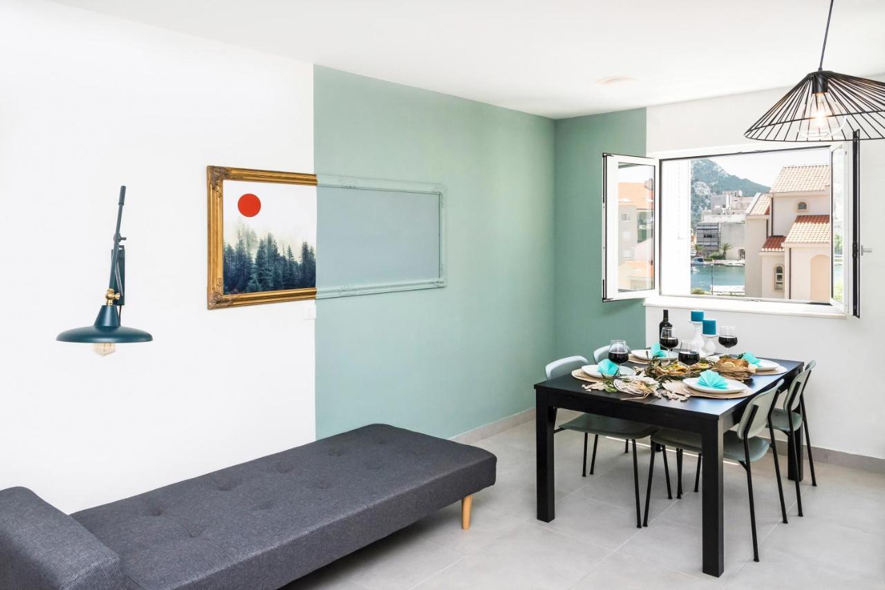 Rivus Apartments オミシュ エクステリア 写真