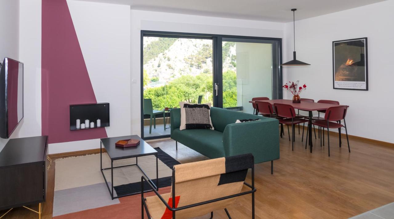 Rivus Apartments オミシュ エクステリア 写真
