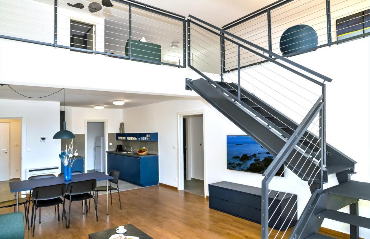 Rivus Apartments オミシュ エクステリア 写真