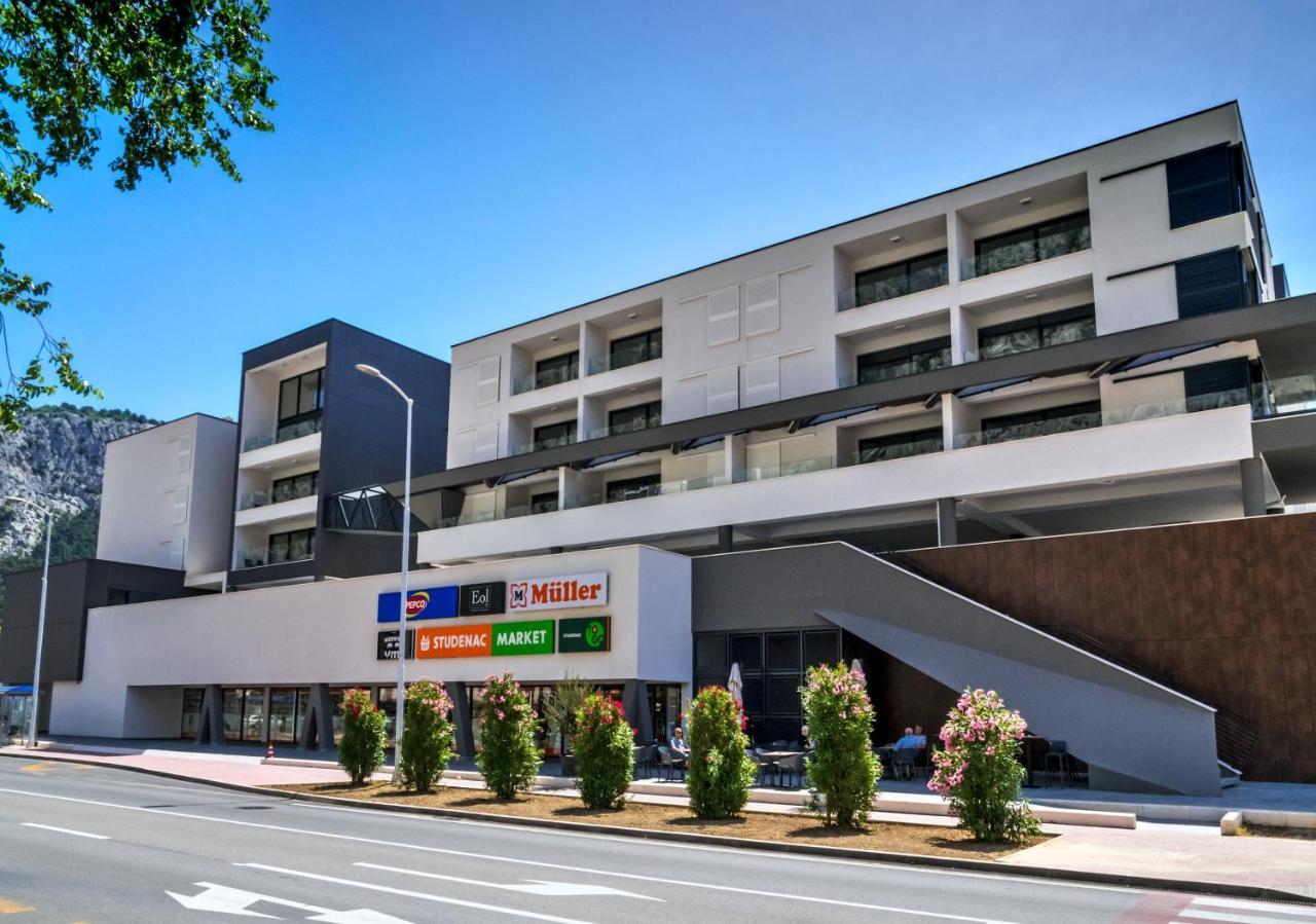 Rivus Apartments オミシュ エクステリア 写真