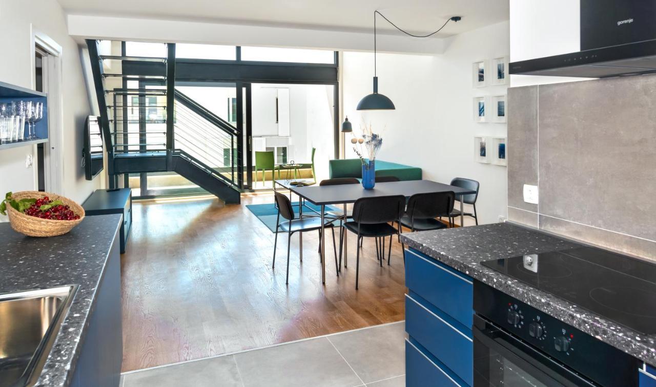Rivus Apartments オミシュ エクステリア 写真