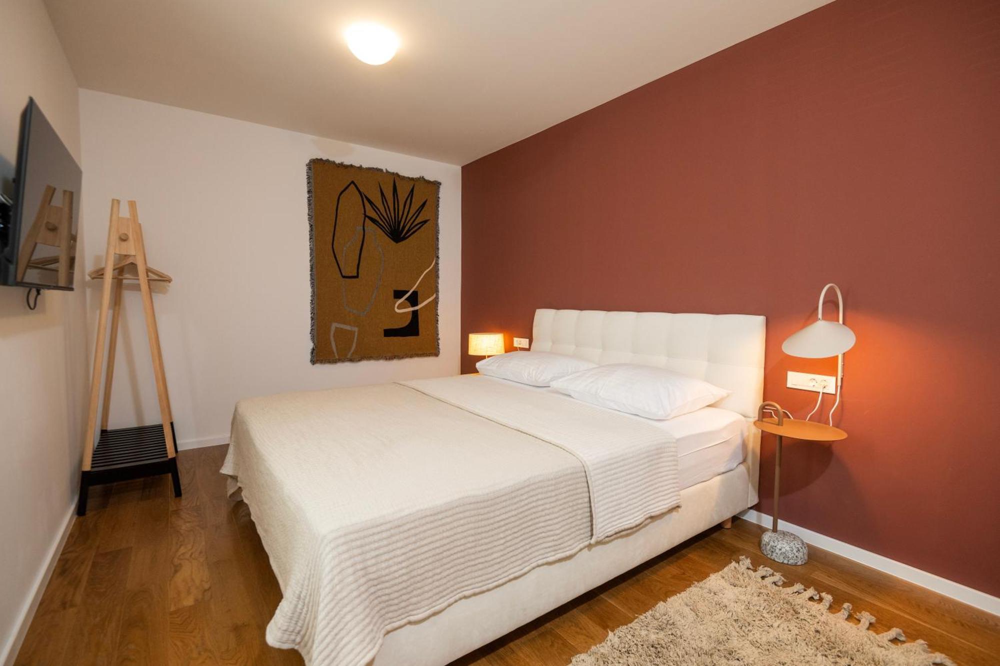 Rivus Apartments オミシュ エクステリア 写真