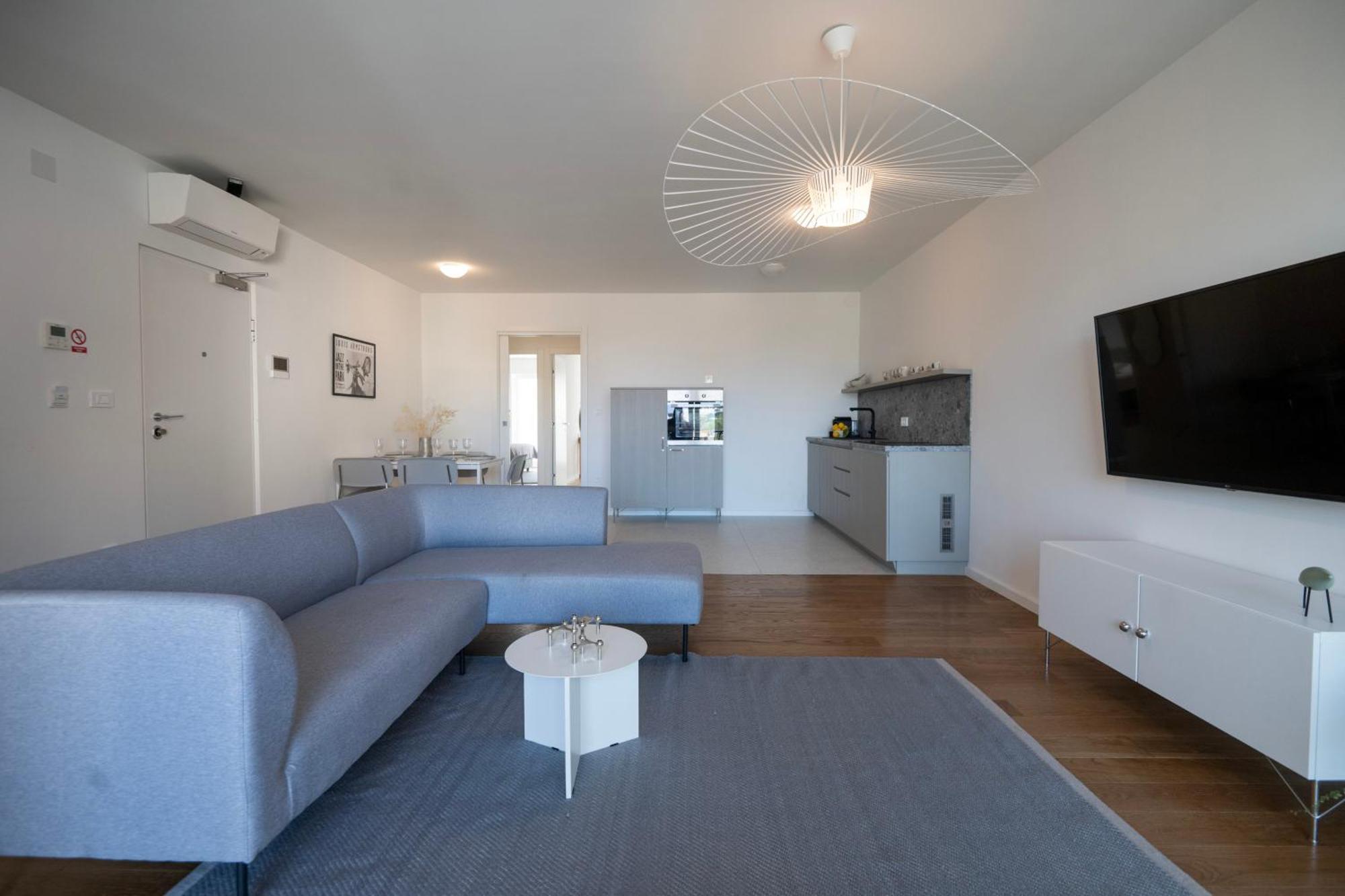 Rivus Apartments オミシュ エクステリア 写真