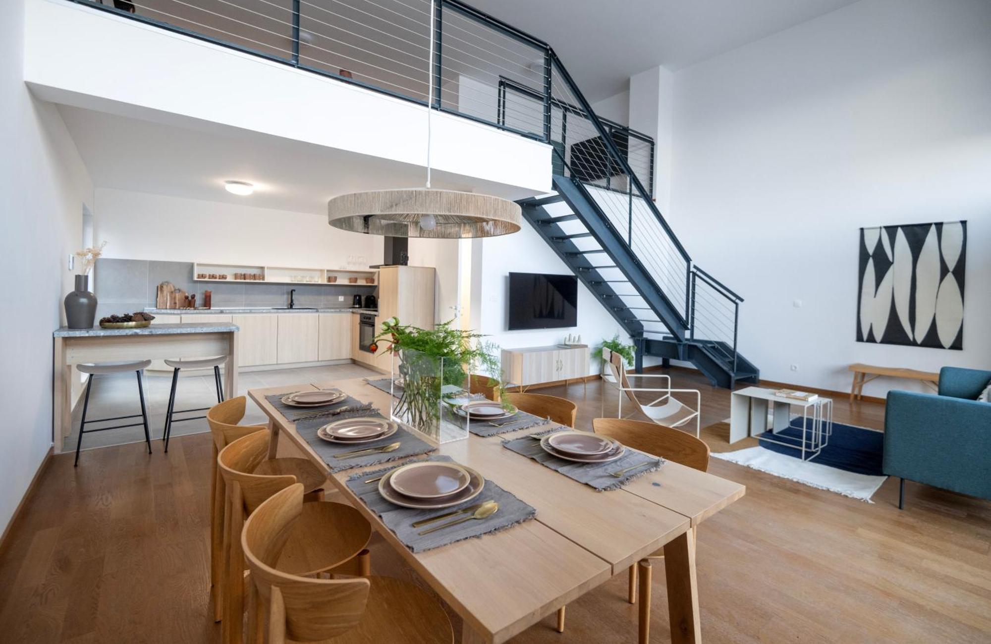 Rivus Apartments オミシュ エクステリア 写真