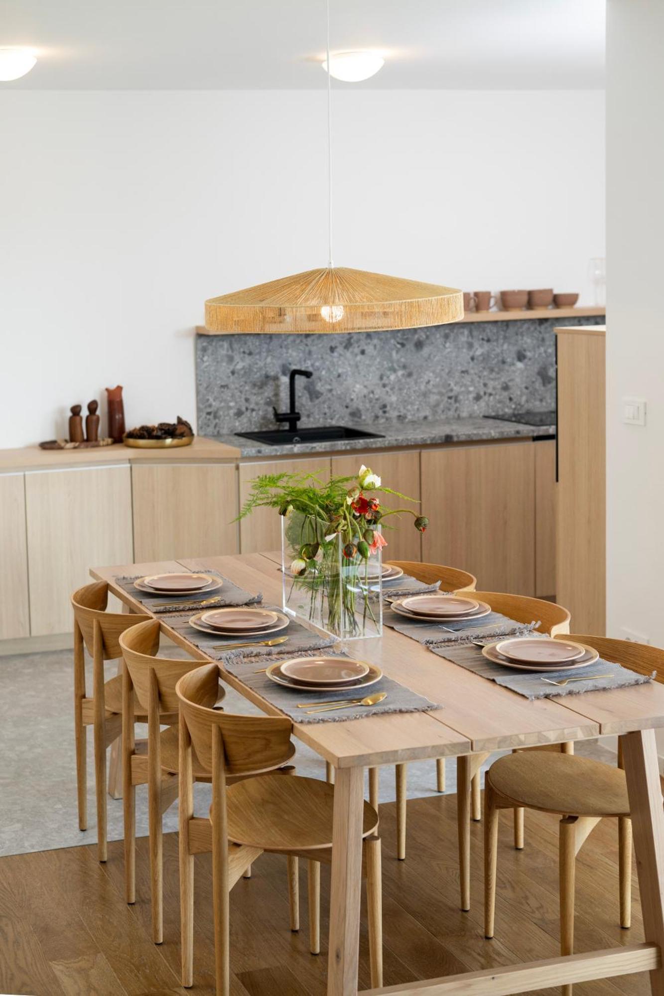 Rivus Apartments オミシュ エクステリア 写真
